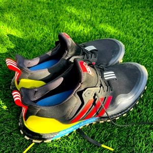 Adidas hiking shoes - very good condition size 9